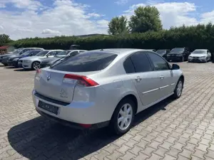 Renault Laguna Dynamique 2.0 NAVI , PDC, XENON .... Bild 4