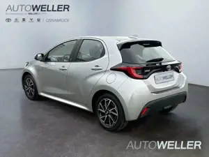 Toyota Yaris Hybrid 1.5 VVT-i Team D *Navi*LED*ACC*LMF* Bild 2