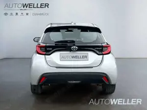 Toyota Yaris Hybrid 1.5 VVT-i Team D *Navi*LED*ACC*LMF* Bild 4