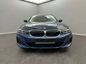 BMW 318 d Touring*PANO*ACC*AHK*LED*WIDESCREEN* Bild 2