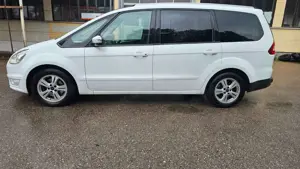 Ford Galaxy Business Edition*2,0 TDI*TÜV*AHK*AUTO*NAV Bild 3