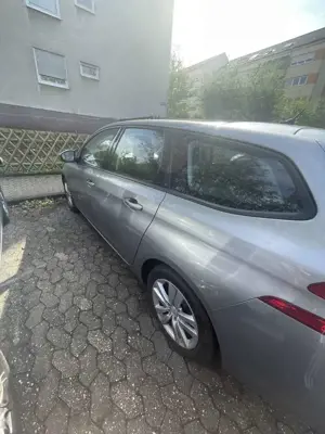 Peugeot 308 SW 130 e-THP Stop  Start Allure Bild 5