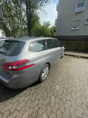 Peugeot 308 SW 130 e-THP Stop  Start Allure Bild 3