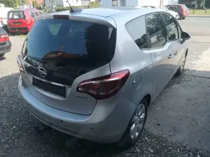Opel Meriva 1.4 Active 103kW Automatik Bild 4