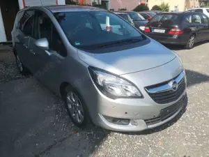 Opel Meriva 1.4 Active 103kW Automatik Bild 2
