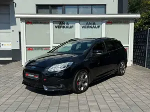 Ford Focus Turnier ST 2.0 /8Fach/Kam./Recaro/Volleder