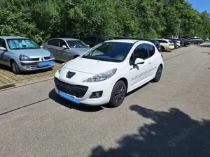 Peugeot 207 120 Sportium+Soundsystem+SportSitze+Klima+S-Reifen