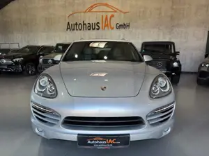 Porsche Cayenne /PANO/AHK/NAVI/LED/SHZ/LEDER/BI-XENON/TEM Bild 3