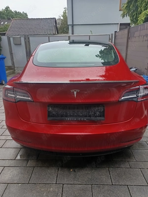 Tesla 3 zum Verkauf