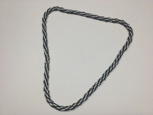 Vintage Halskette Schwarz Weiß gedreht 