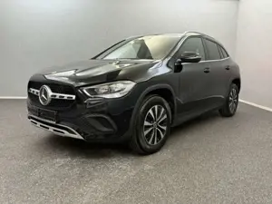 Mercedes-Benz GLA 250 *WIDE*PANO*KAM*NAV*AMBIENTE*CARPLAY