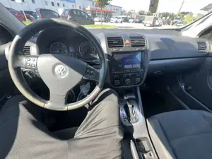 Volkswagen Golf 2.0 TDI DSG Sportline