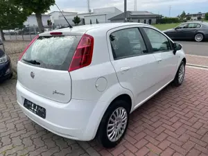 Fiat Grande Punto 1.4 16V Dynamic aus 1.Hand+Scheckheft Bild 3