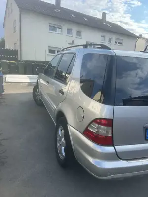 Mercedes-Benz ML 270 CDI Bild 1