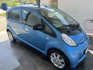 Peugeot iOn Neu Tüv und 8 Fach bereifft