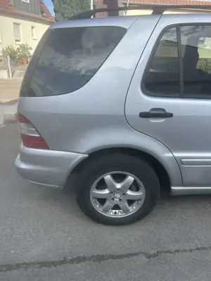 Mercedes-Benz ML 270 CDI Bild 2