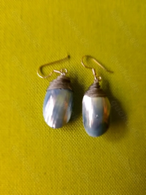 Schmuck: Ohrringe aus echten Muscheln  in schillerndem Blau-Grau mit 925 Silberhaken Bild 2