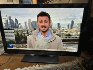 Panasonic TX-L32 EW 30 Bildschirm 80 cm HD LED LCD Internet TV Bild 2