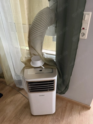 mobiles Klimagerät mit Fensterhalter für die Abluft
