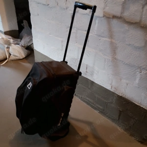 Bowlingkugeln mit Tasche, mit ausfahrbarem Griff zur Rolltasche Bild 2