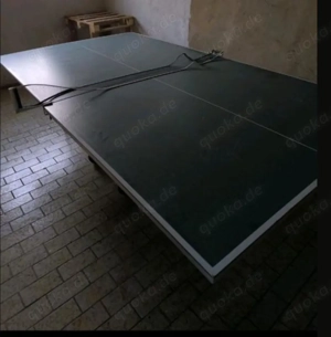 Gut erhaltener Tischtennistisch