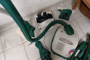 Vorwerk Staubsauger Tiger sowie Kobold Reiniger, auch zum Feuchtwischen