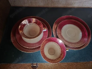 2 Sammelgedecke Tassen Gold Rot Beige