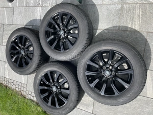 Range Rover Top 18  Alufelge Black Gloss & Winterreifen 8Jx18CH45
