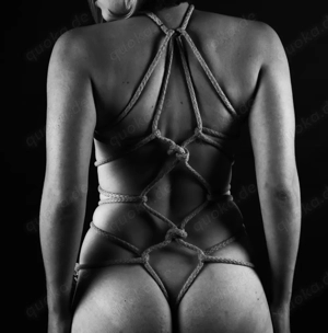 Biete professionelles AKT BDSM Shooting