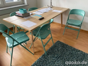 Tisch & stühle