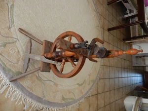 Altes Spinnrad, 91 cm Bild 2