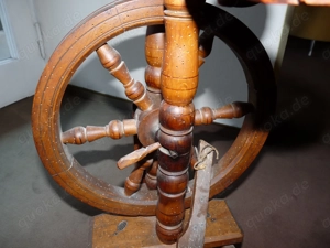 Altes Spinnrad, 91 cm Bild 6