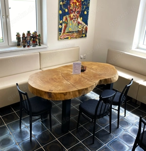 Massiver Eichentisch aus einem Stück Holz