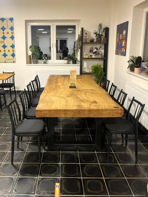 Massiver Eichentisch aus einem Stück Holz Bild 4
