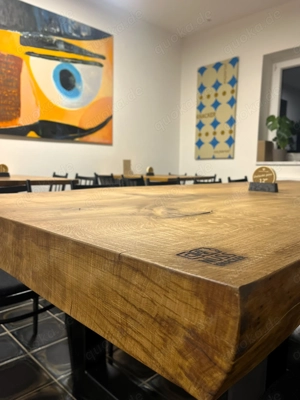 Massiver Eichentisch aus einem Stück Holz Bild 2