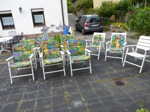 8 + 1 Gartenstühle aus massivem Holz, mit Kettler Sitzauflagen Gesamtpreis