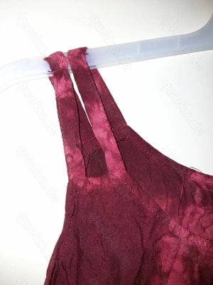 Dunkelrotes Sommer-Kleid mit Batik-Muster Bild 3