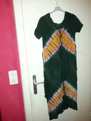 Hübsches dunkelgrünes Kleid