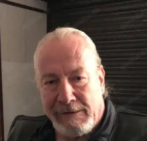 Mann 70 , 191 groß sucht liebevolle Dame 60+