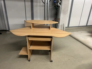 Schreibtisch  in einen sehr gutem Zustand