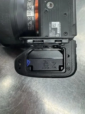 Sony A7 IV mit dem Sony FE 28 70 mm OSS-