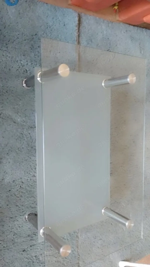 Glass 2 Etagen sauber und schön