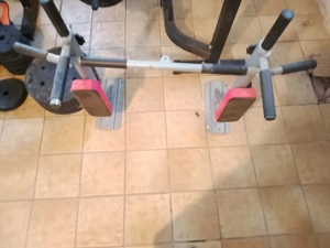 Training Geräte und Gewichten 