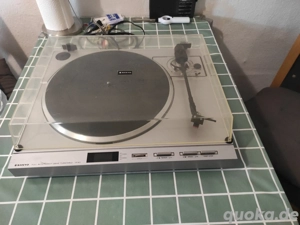 verkaufe fünf gute Plattenspieler