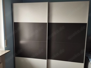 Schlafzimmer Schrank Grau mit Schiebetüren