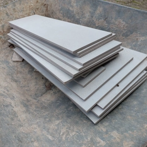 Fliesenreste, grau zu verschenken. Bild 2