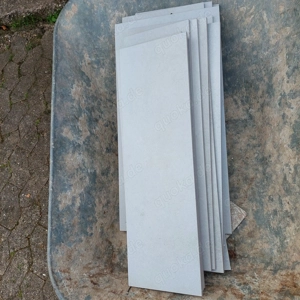 Fliesenreste, grau zu verschenken. Bild 3