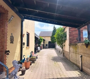 Geräumiges ehemaliges Bauernhaus mit Scheune und Pferdekoppel Bild 4