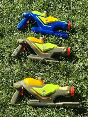 3 Wasserpistolen
