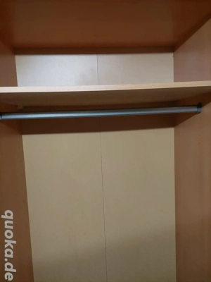 Kleider Schrank Bild 3 Kleider Schrank Bild 3